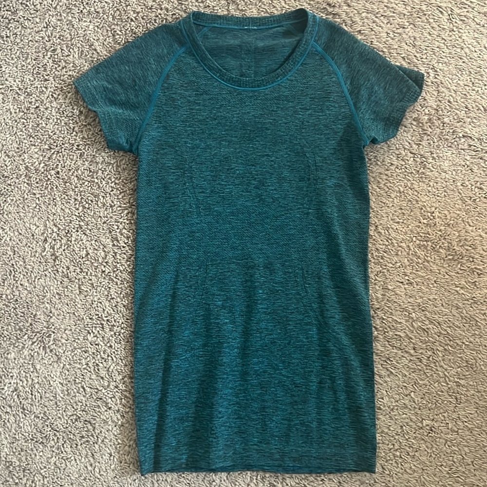 Lululemon Swiftly Tech Shirt sz. 6